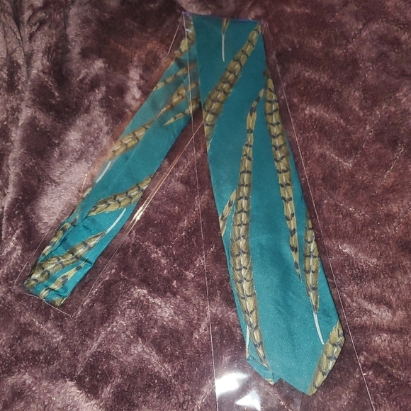PERRY ELLIS Blue / green necktie with Feathers NEW - Picture 2 of 5